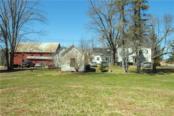 Farmstead B&B: 999 Goodwin Rd, Eliot, ME 03903